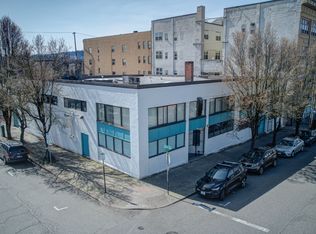 544 SE Oak St #202, Portland, OR 97214