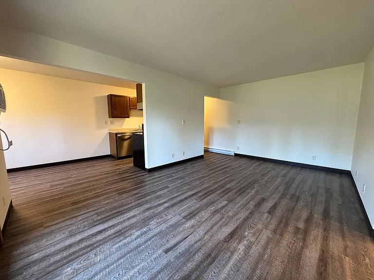302 Balsam St — Photo 4