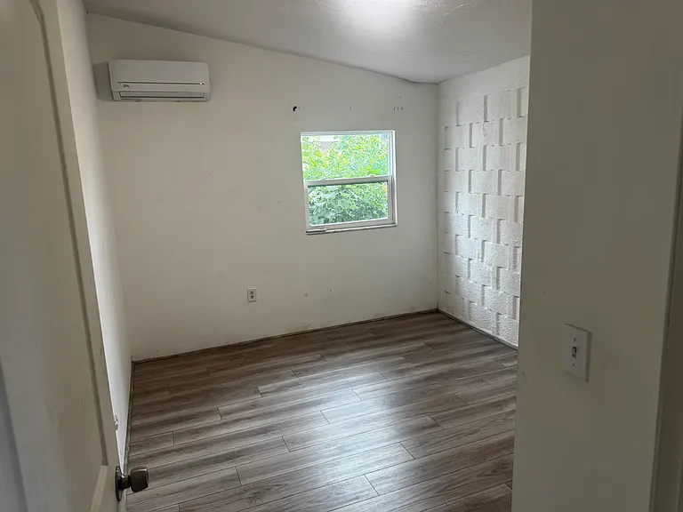 4037 Condor Ln #5 — Photo 9