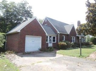 2660 Darrow Rd, Walkertown, NC 27051