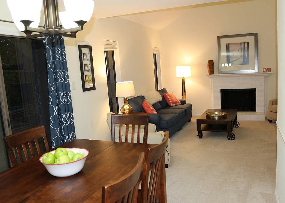 1st image of 6606 Point Comfort Ln