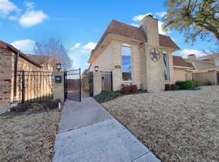 2802 Glenbrook Dr, Carrollton, TX 75007