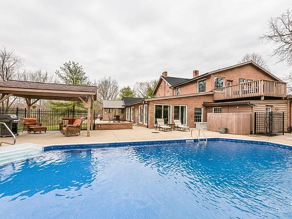 2nd image of 1675 Middletown Eaton Rd