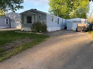 13 22nd Ave NW, Faribault, MN 55021