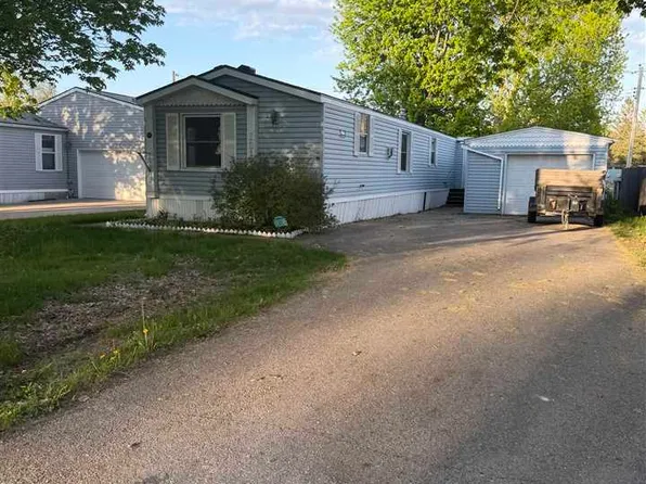 13 22nd Ave NW, Faribault, MN 55021