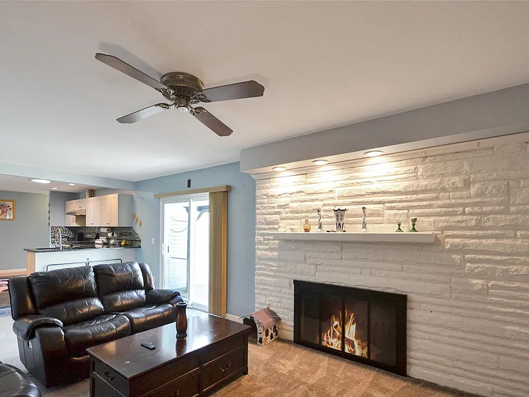 37653 Longacre Dr — Photo 15