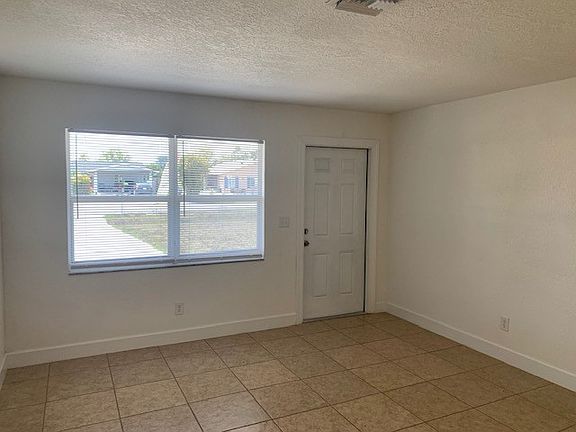 2nd image of 11298 Summerwinds Ct #11298