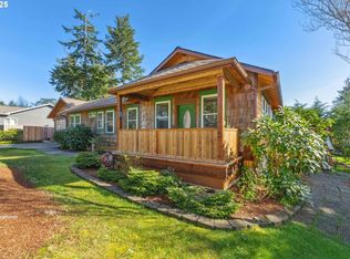 1144 12th St SE, Bandon, OR 97411