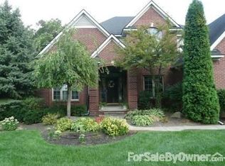 9521 Spruce Run, Brighton, MI 48114