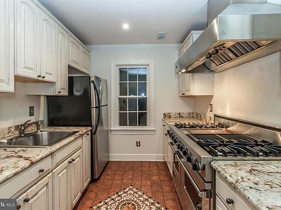 3rd image of 211 S Fayette St