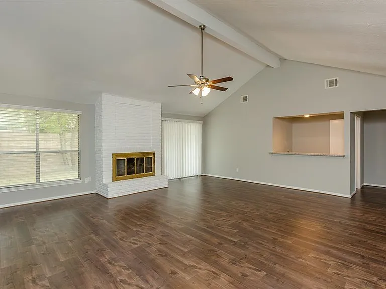 2715 Colony Dr — Photo 5