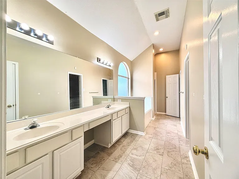 16518 Wheatmill Ct — Photo 18