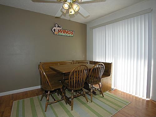 Kitchen Dining Area