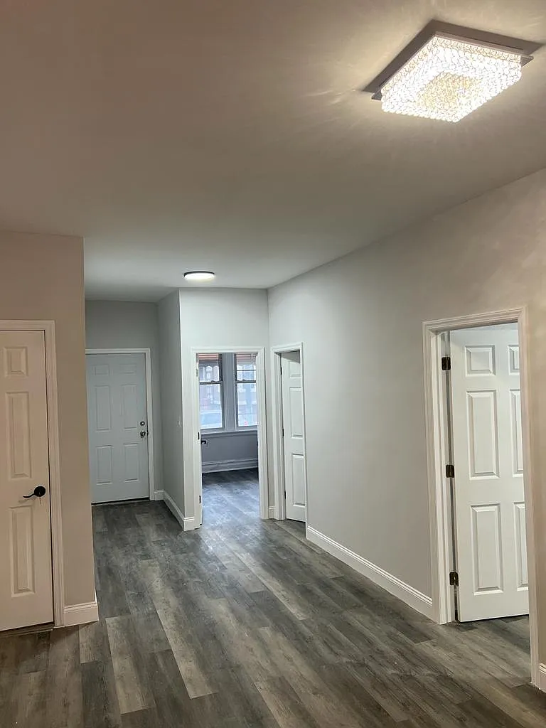 3 bed, $3,596 — Photo 1