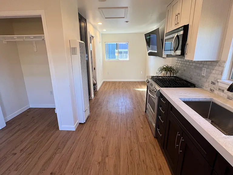 1464 Gulf St #A — Photo 2