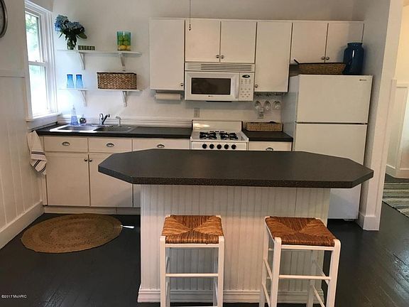 3rd image of 7365 N Shore Dr Unit 10