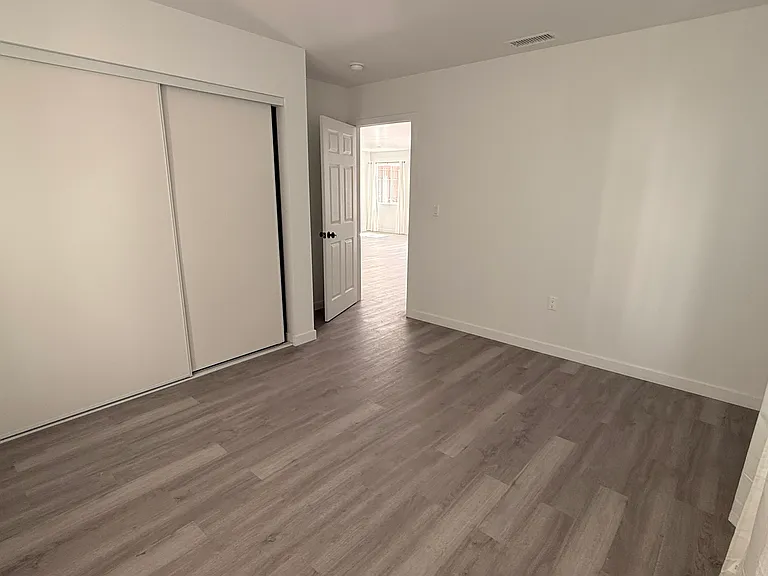 6750 S Arlington Ave — Photo 5