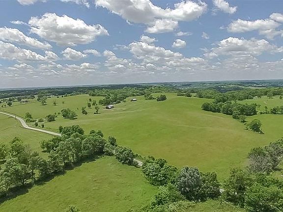 2nd image of 1621 Lucas Ln