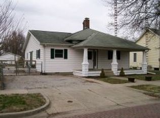 315 E Poplar St, Taylorville, IL 62568