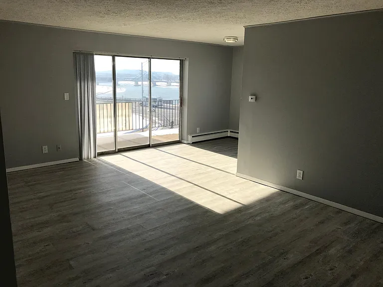 727 W Riverview Ave #401 — Photo 5