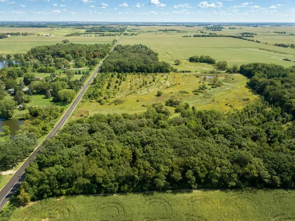 5 Obrien Rd, Harvard, IL 60033