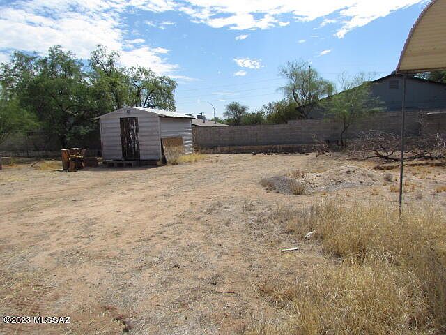 2nd image of 1236 E Kleindale Rd
