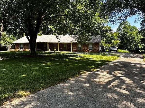 6 McAllister Cir, Vicksburg, MS 39183