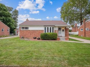 11141 Karen St, Livonia, MI