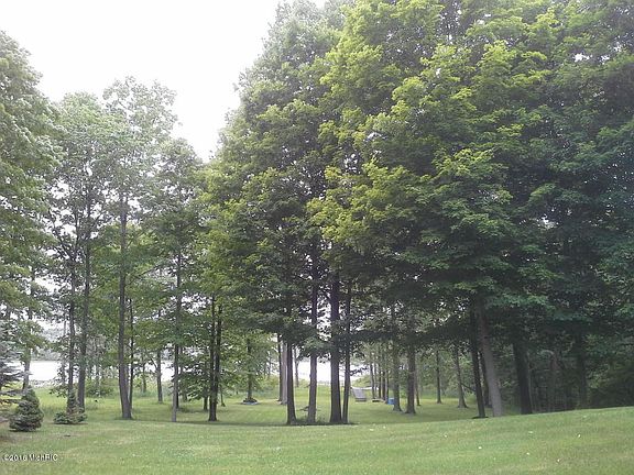 5th image of 98 Thelen Dr