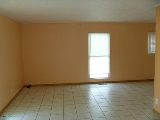 4th image of 117 N Birch St