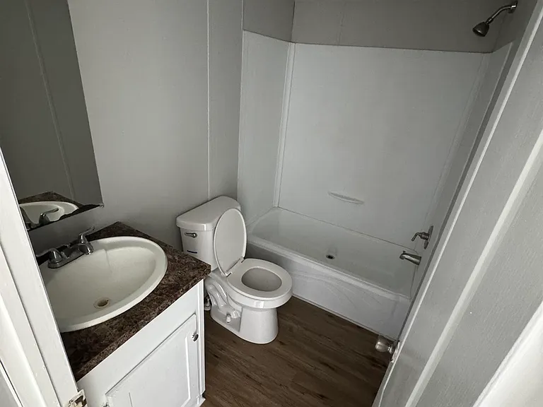 5885 Island Dr — Photo 11