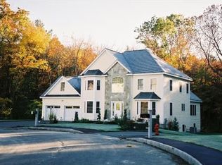 10 Cedar Creek Dr, Dracut, MA 01826