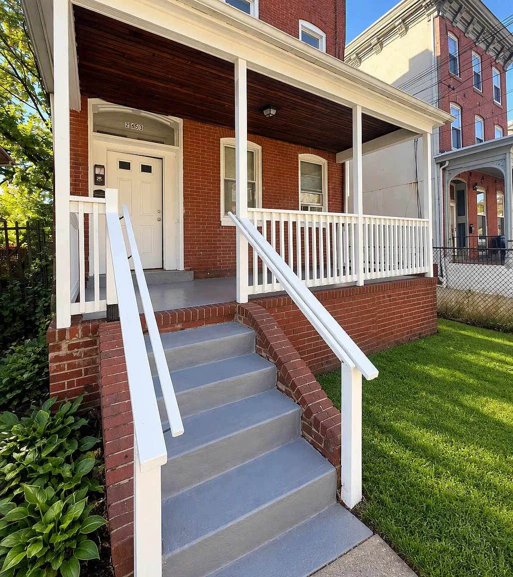 3 bed, $1,800 — Photo 1