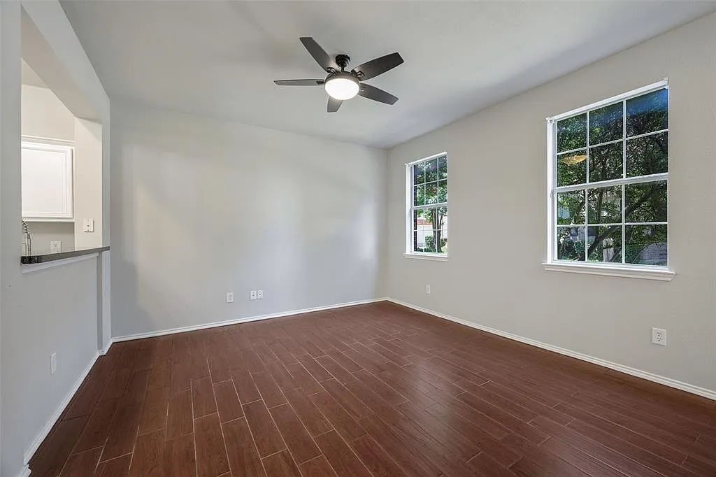 3 bed, 2.5 bath, 1497 sqft, $2,650 — Photo 3
