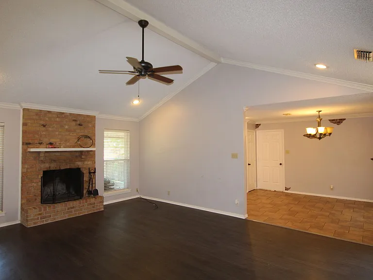 9319 Kelly Green St — Photo 4