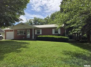706 N Springer St, Carbondale, IL 62901