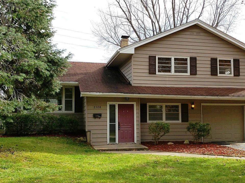 1st image of 2528 Skokie Dr