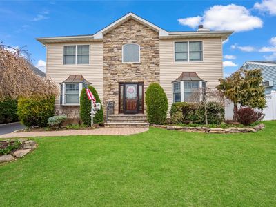 698 Herman Avenue, Franklin Square, NY, 11010