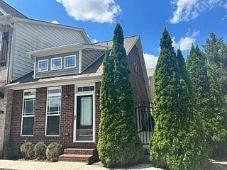 2nd image of 1307 E Hudgens St