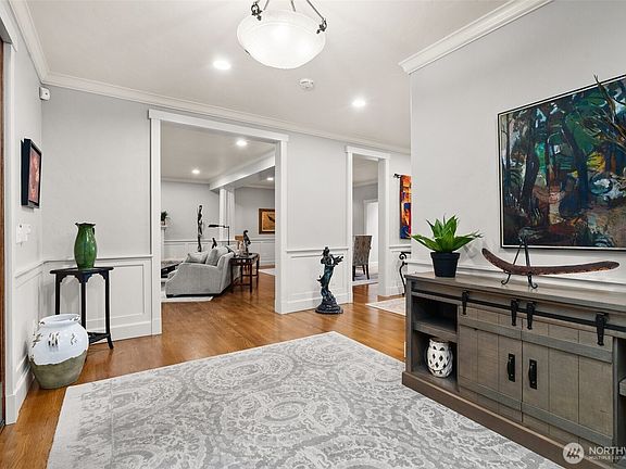 4th image of 4825 Bayshore Lane NW