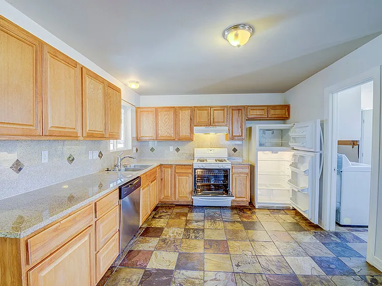 3990 Syracuse Dr — Photo 18