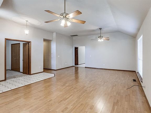 5th image of 6617 NW 131st St