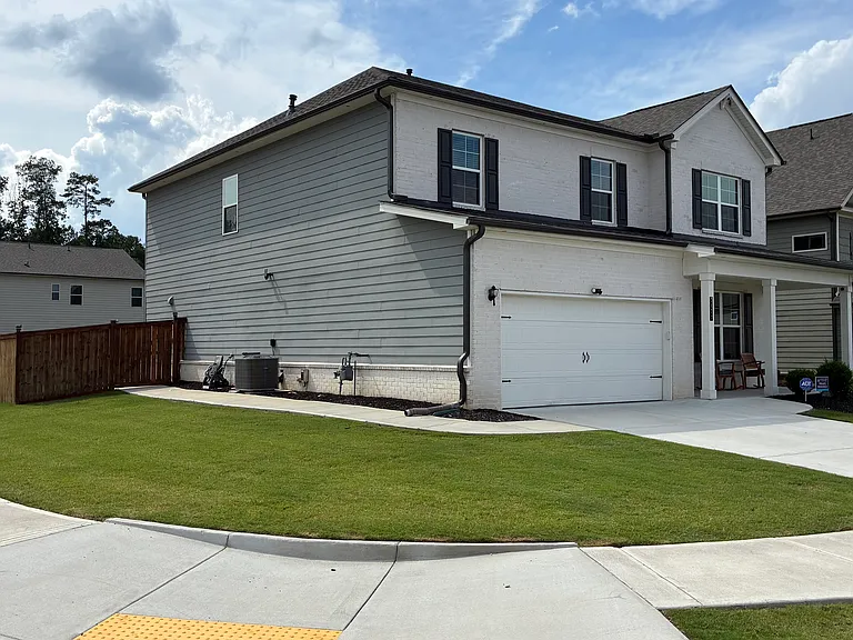 Spruce Way SW — Photo 2