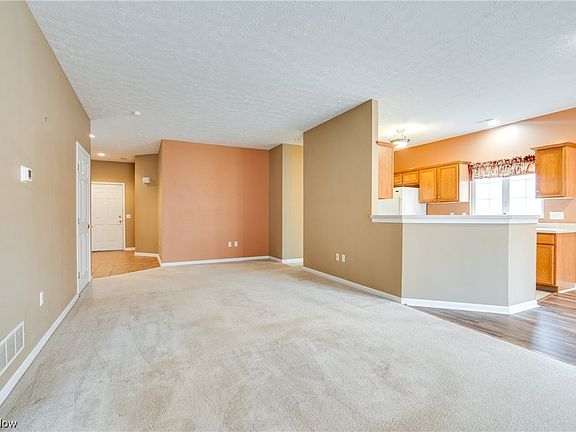 4th image of 1300 Wynridge Ave