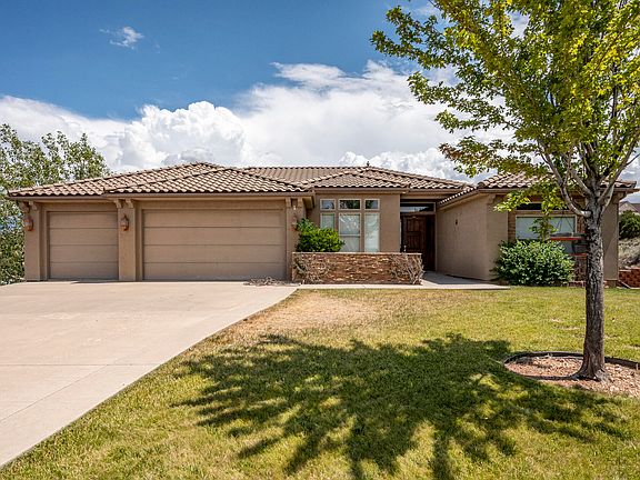 2nd image of 1387 S Hill Crest Dr