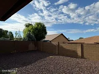3 bed, 2.0 bath, 1484 sqft, $2,094 — Photo 4