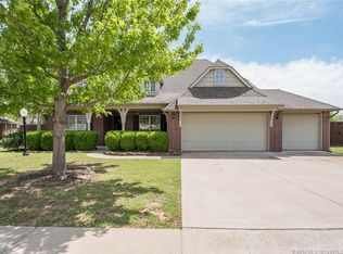 9303 N 104th Ave E, Owasso, OK 74055