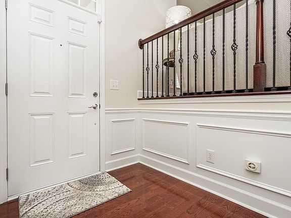4th image of 2502 Natoma Ct SE