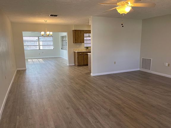 3rd image of 308 S Barbour St
