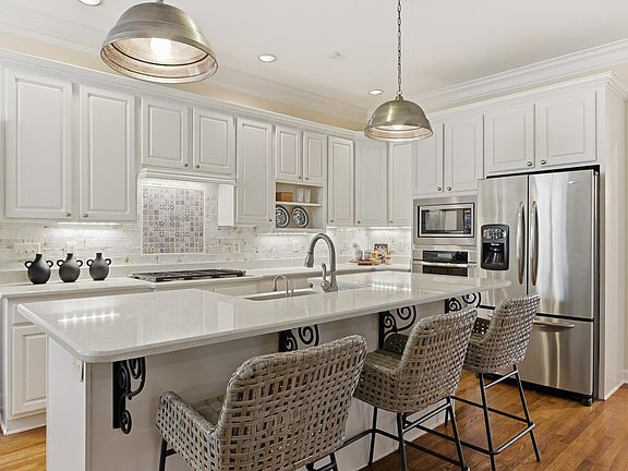 4th image of 7298 Mont Blanc Dr